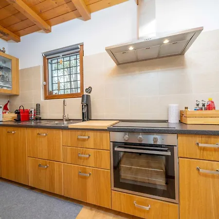 Guesthost - La Luna Delle Montagne *