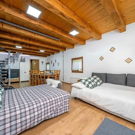 Guesthost - La Luna Delle Montagne Chalet Tarvis