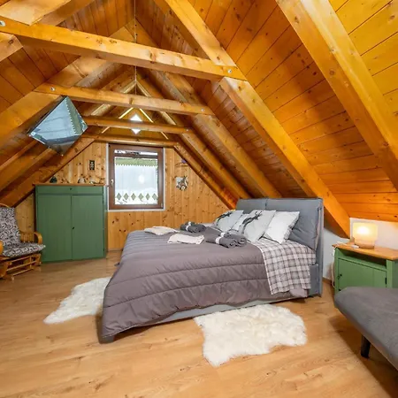 Chalet Guesthost - La Luna Delle Montagne Tarvisio