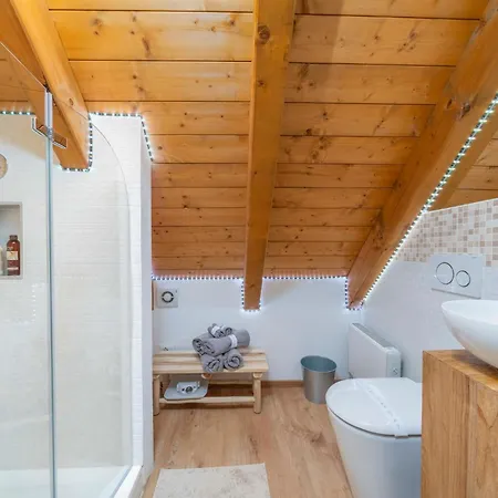 Chalet Guesthost - La Luna Delle Montagne Tarvisio