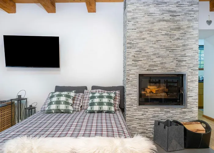 Chalet Guesthost - La Luna Delle Montagne